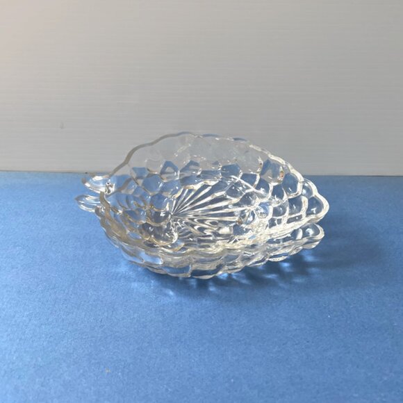 2 little glass grape shape bowls - Picture 2 of 7